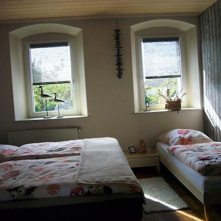 Ferienwohnung Im Alten Schulhaus - Keine Monteure Plech Bagian luar foto