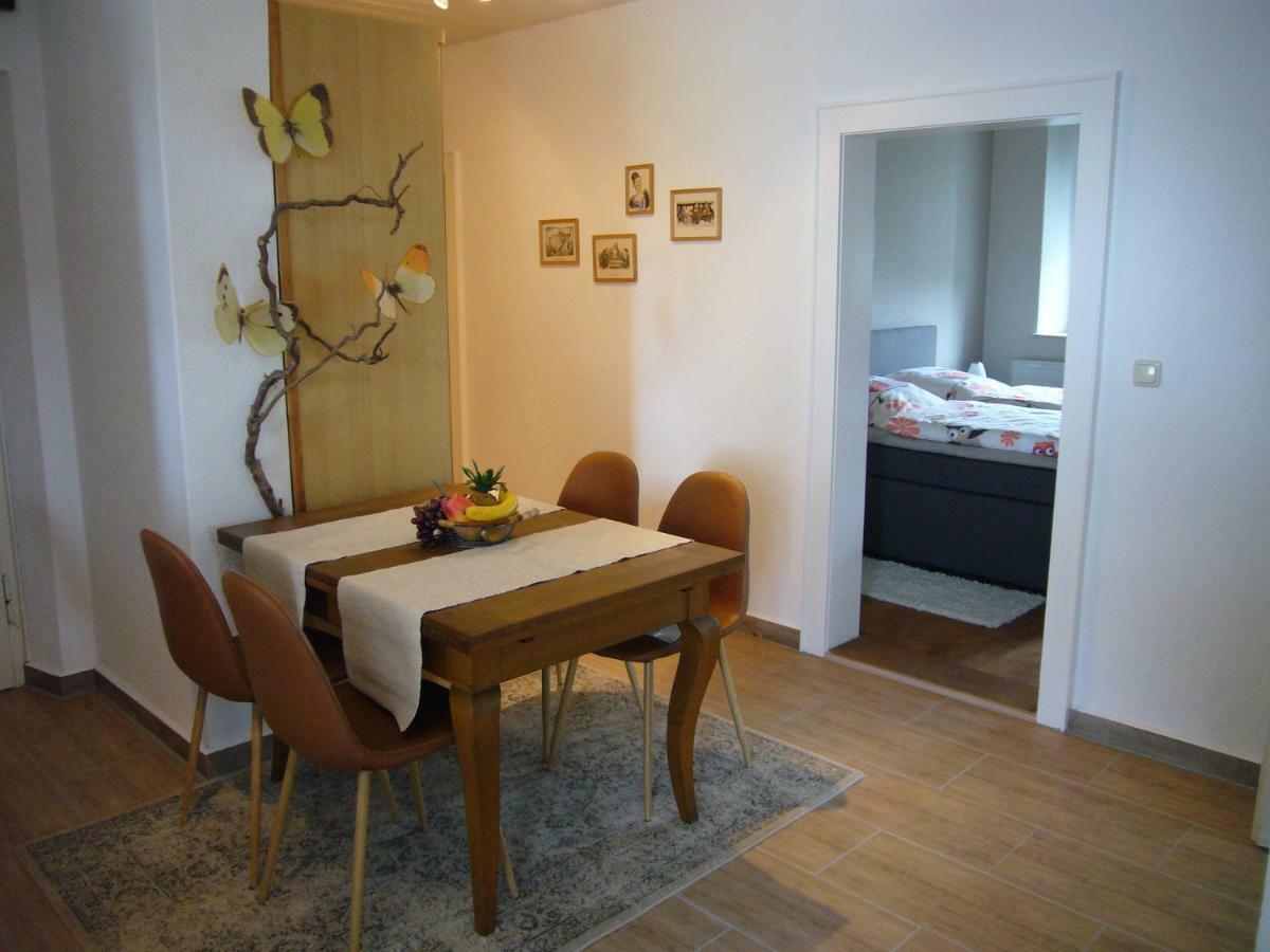 Ferienwohnung Im Alten Schulhaus - Keine Monteure Plech Bagian luar foto