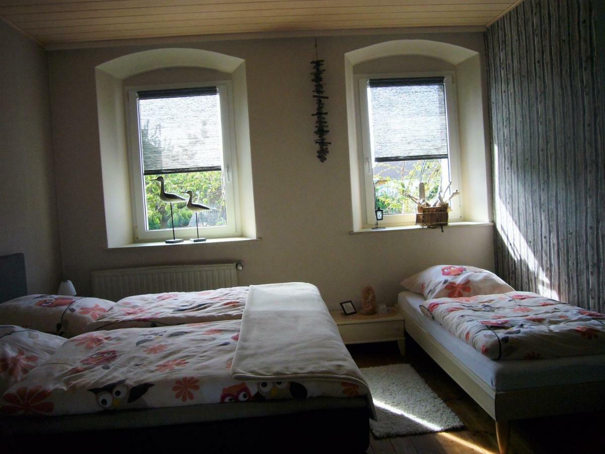 Ferienwohnung Im Alten Schulhaus - Keine Monteure Plech Bagian luar foto