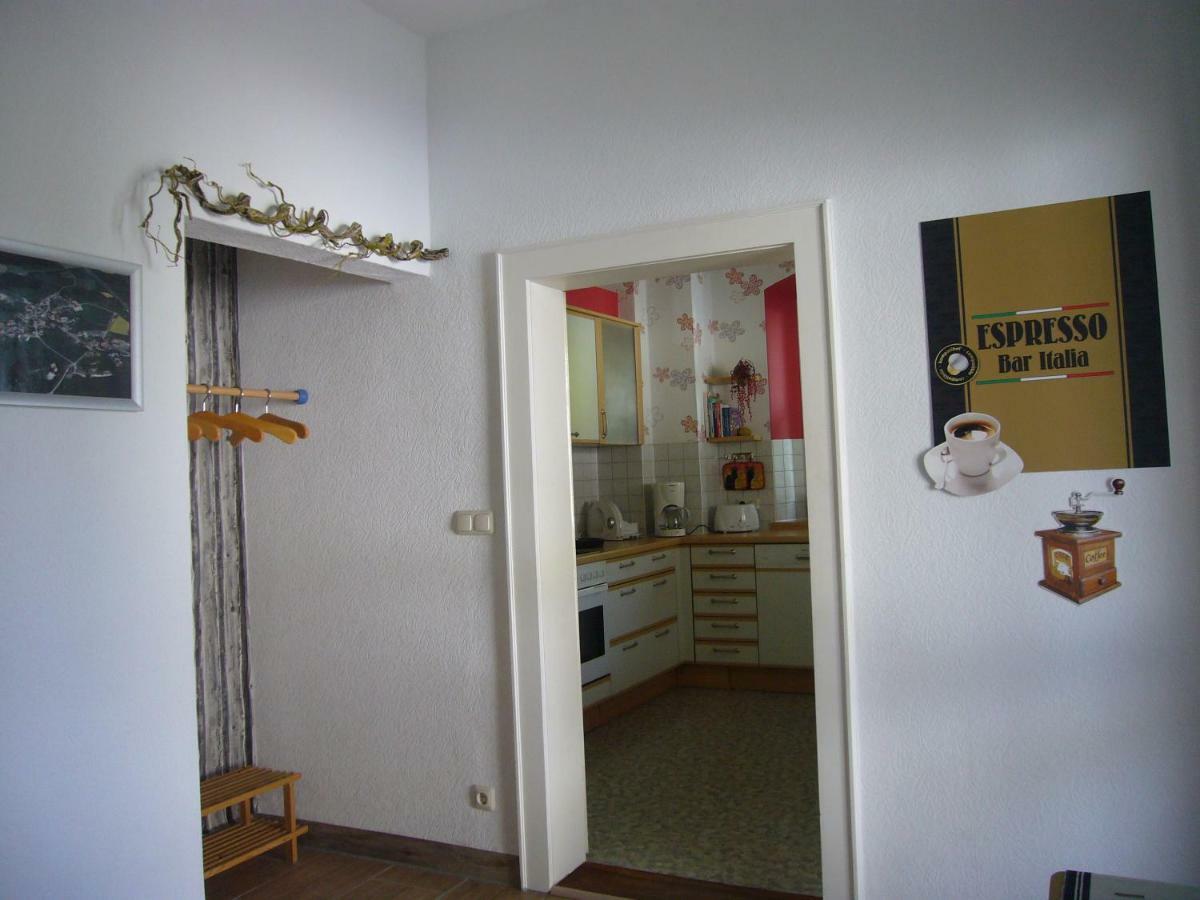 Ferienwohnung Im Alten Schulhaus - Keine Monteure Plech Bagian luar foto